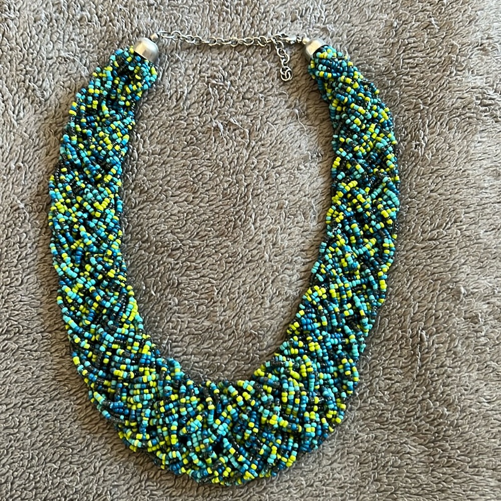 Beaded chocker necklace